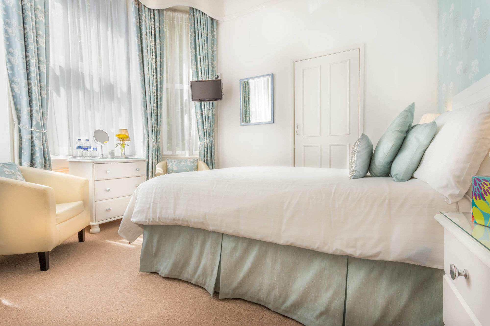 Balincourt Hotel Bournemouth Exterior foto A bedroom at the hotel